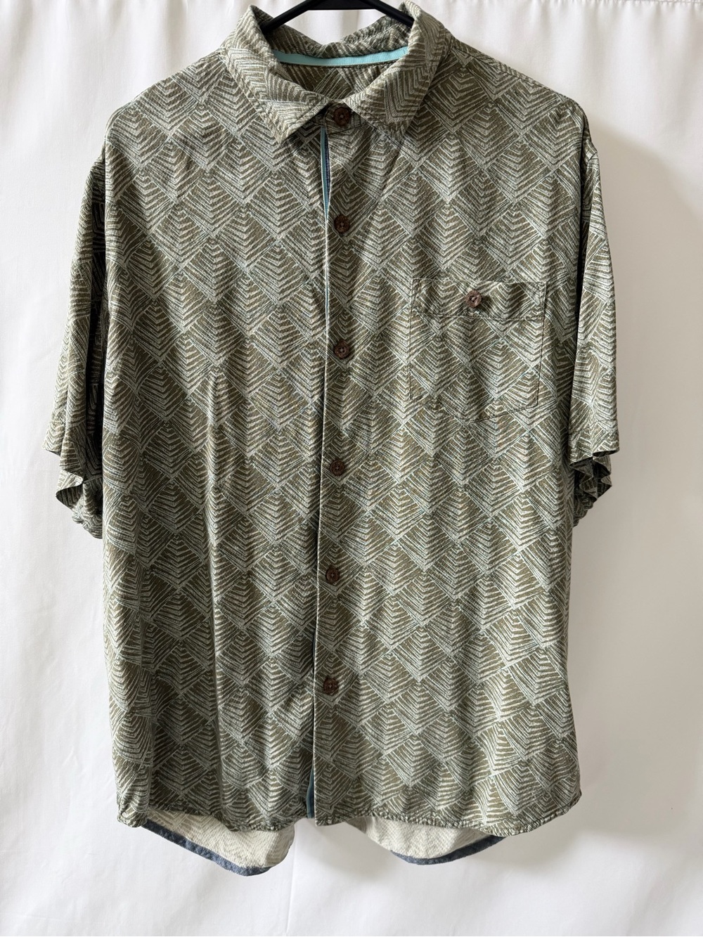 Tommy Bahama Men’s L 100% Silk Geometric Resort Shirt